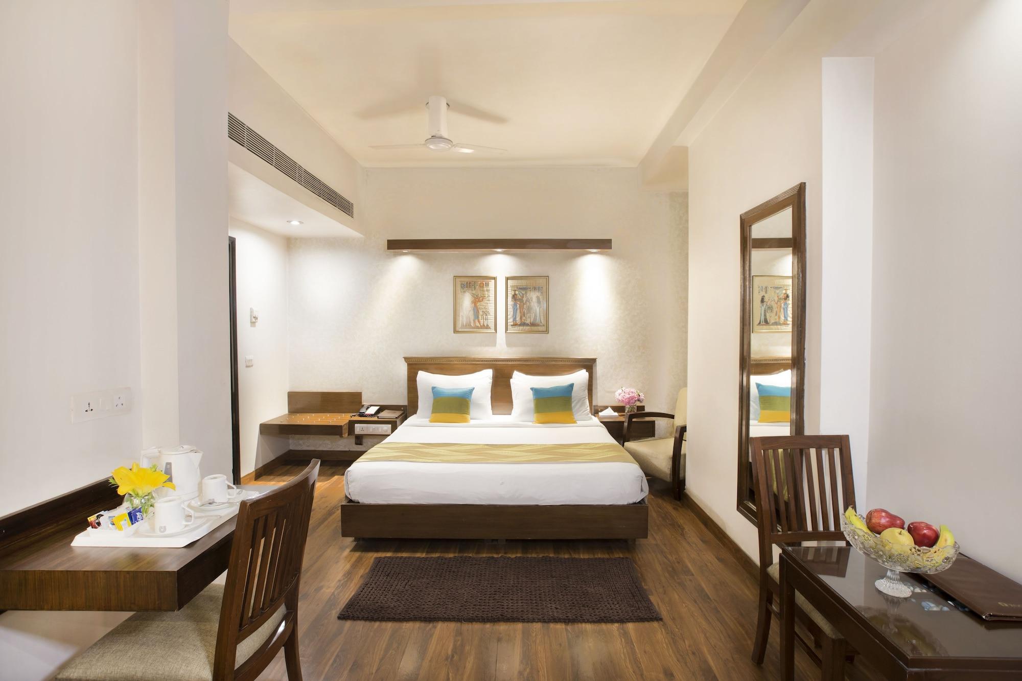Rockland Hotel, C.R Park New Delhi Buitenkant foto