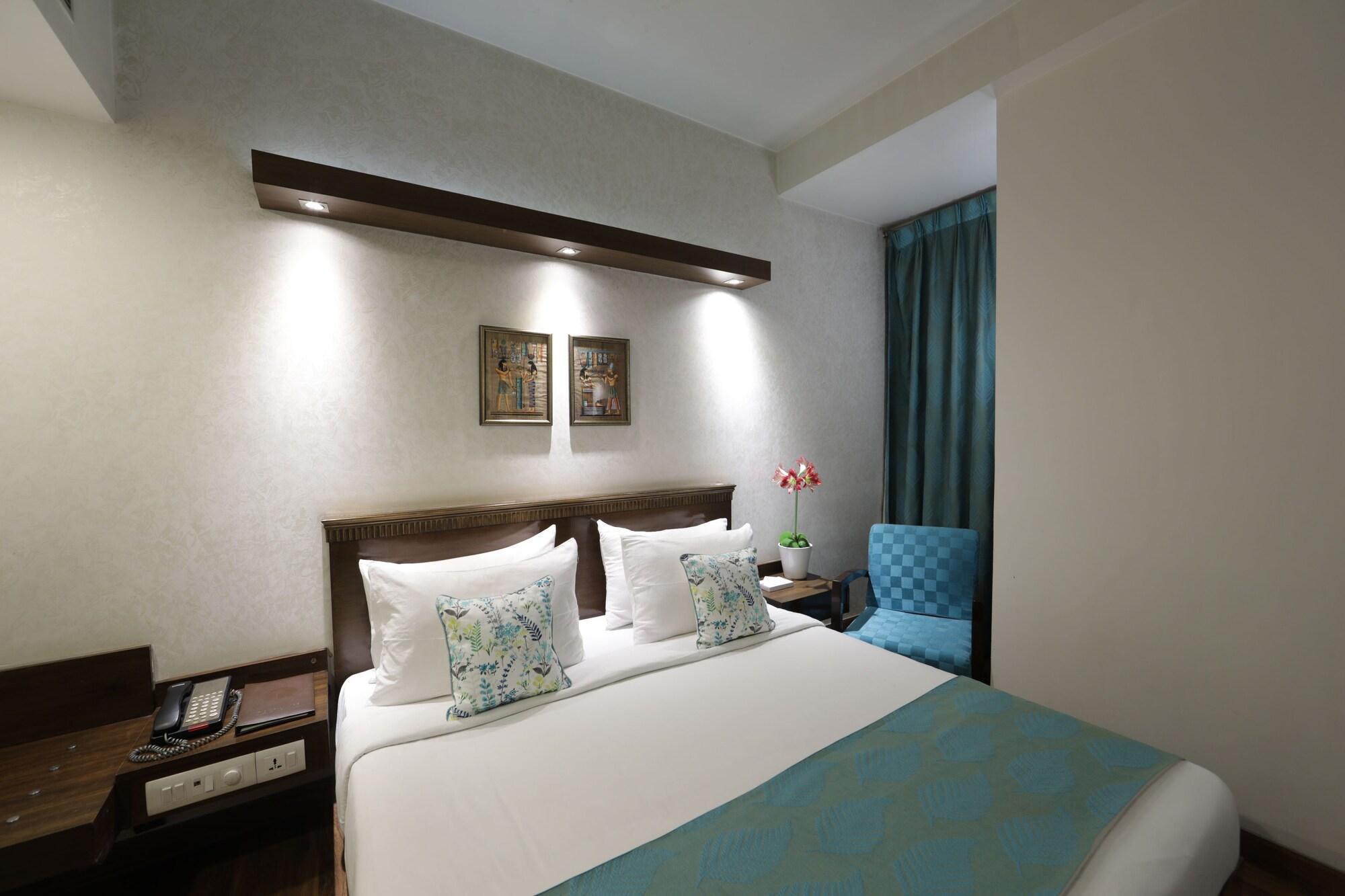 Rockland Hotel, C.R Park New Delhi Buitenkant foto