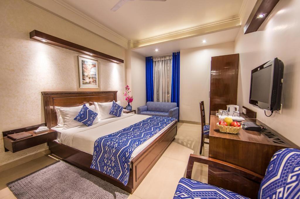 Rockland Hotel, C.R Park New Delhi Buitenkant foto