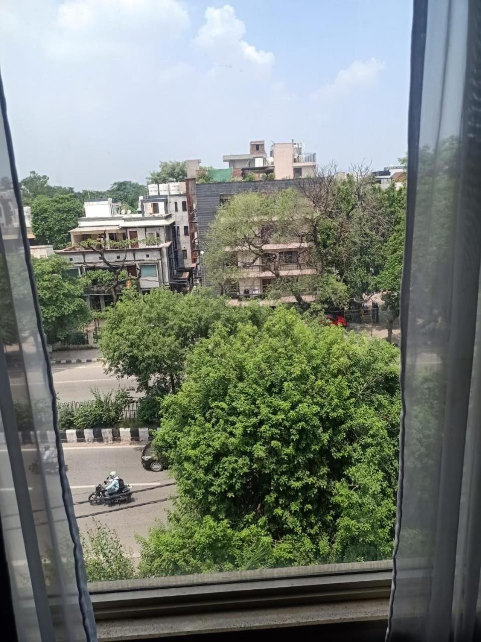 Rockland Hotel, C.R Park New Delhi Buitenkant foto