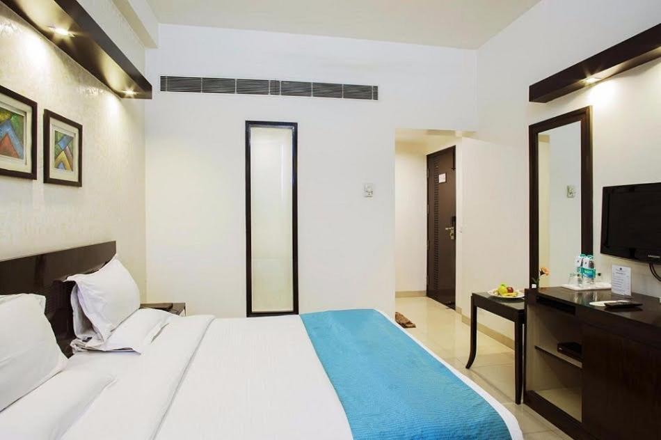 Rockland Hotel, C.R Park New Delhi Buitenkant foto