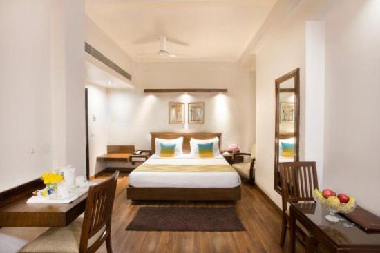 Rockland Hotel, C.R Park New Delhi Buitenkant foto