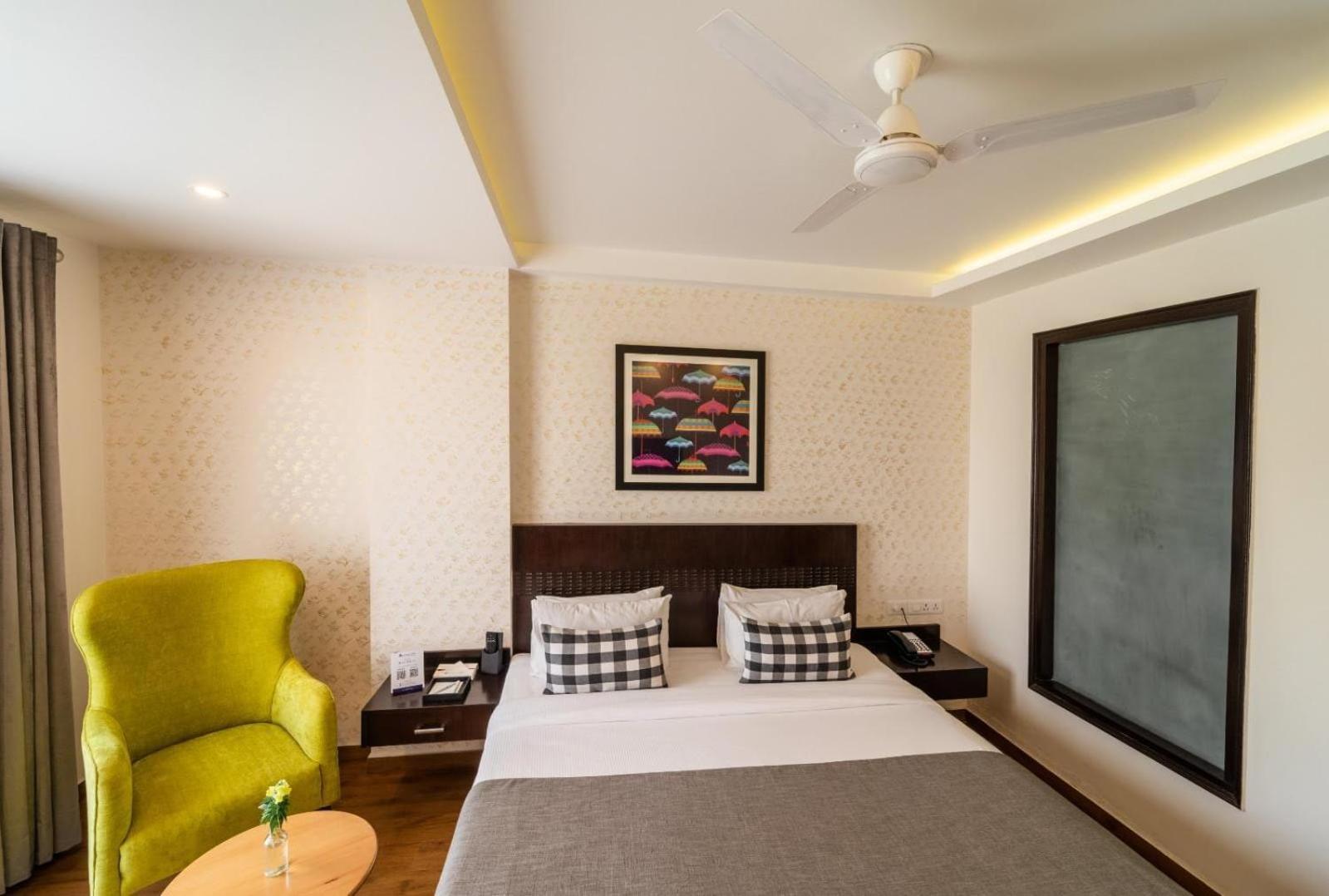 Rockland Hotel, C.R Park New Delhi Buitenkant foto