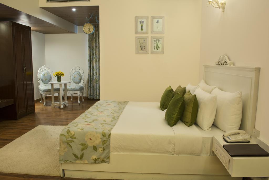 Rockland Hotel, C.R Park New Delhi Buitenkant foto