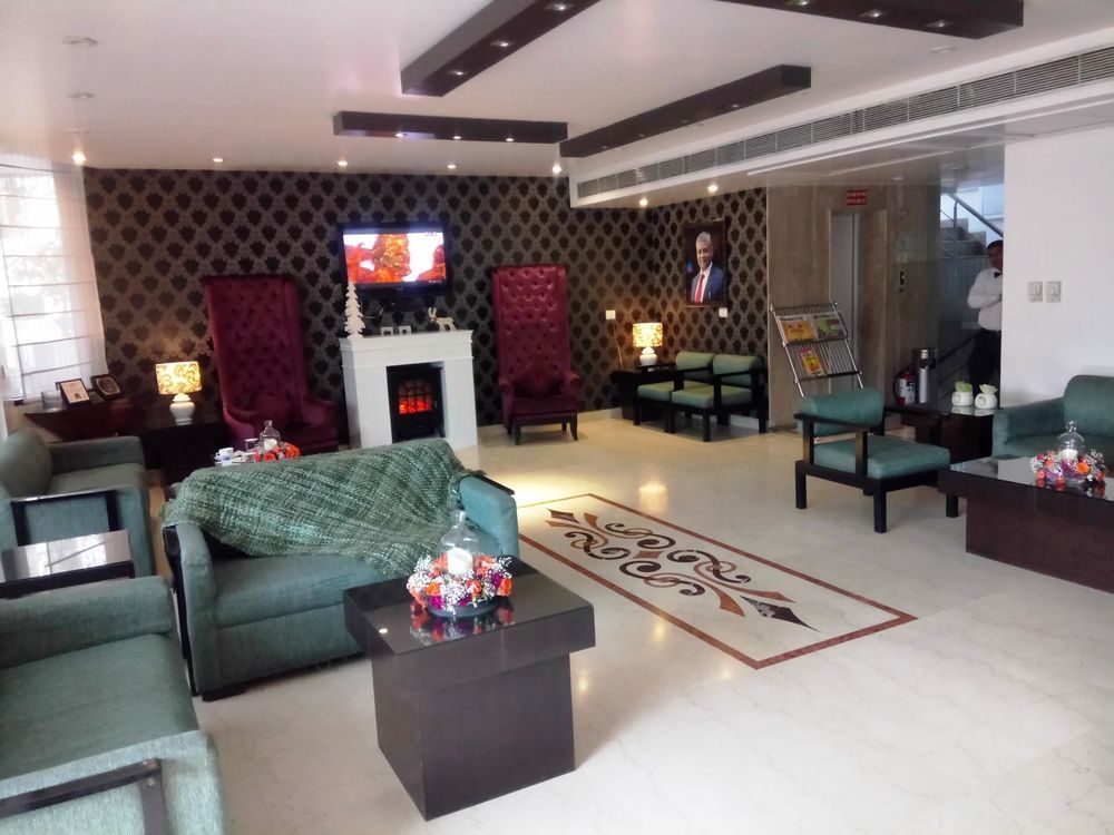 Rockland Hotel, C.R Park New Delhi Buitenkant foto