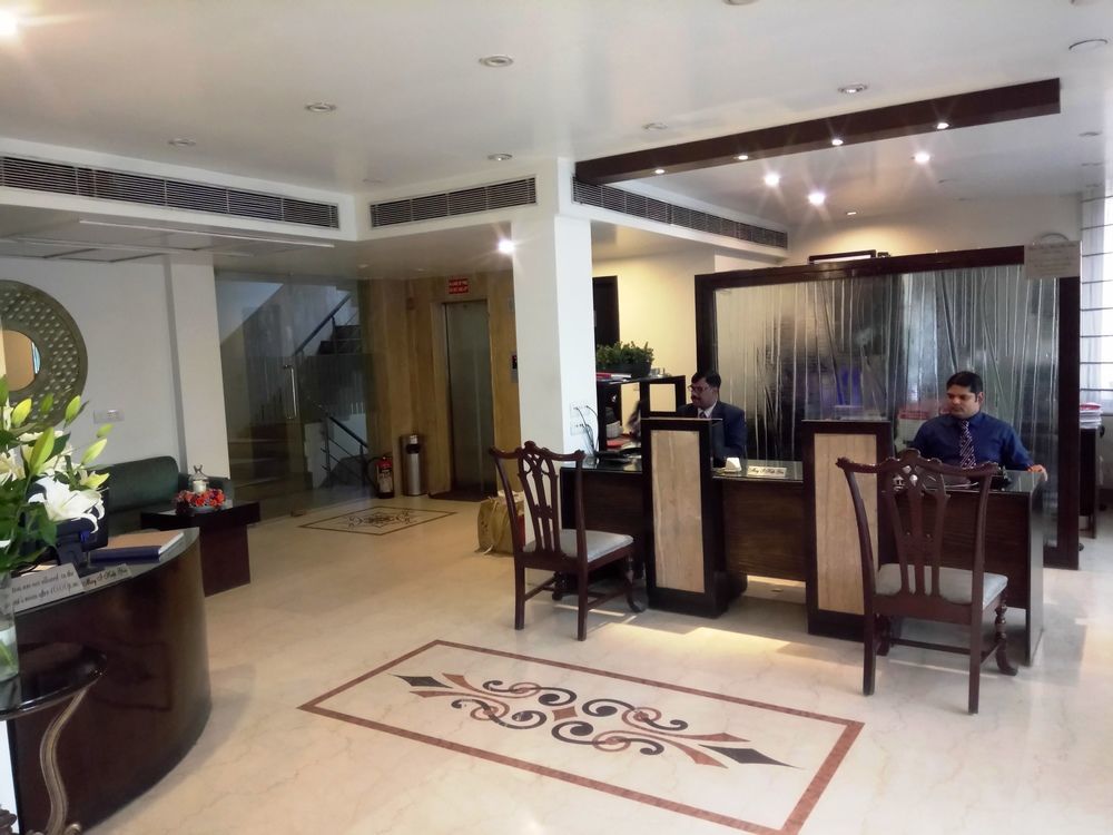 Rockland Hotel, C.R Park New Delhi Buitenkant foto