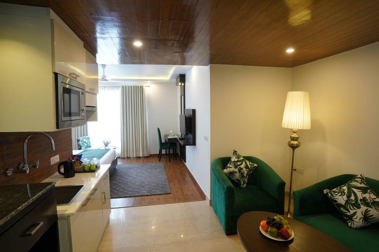 Rockland Hotel, C.R Park New Delhi Buitenkant foto